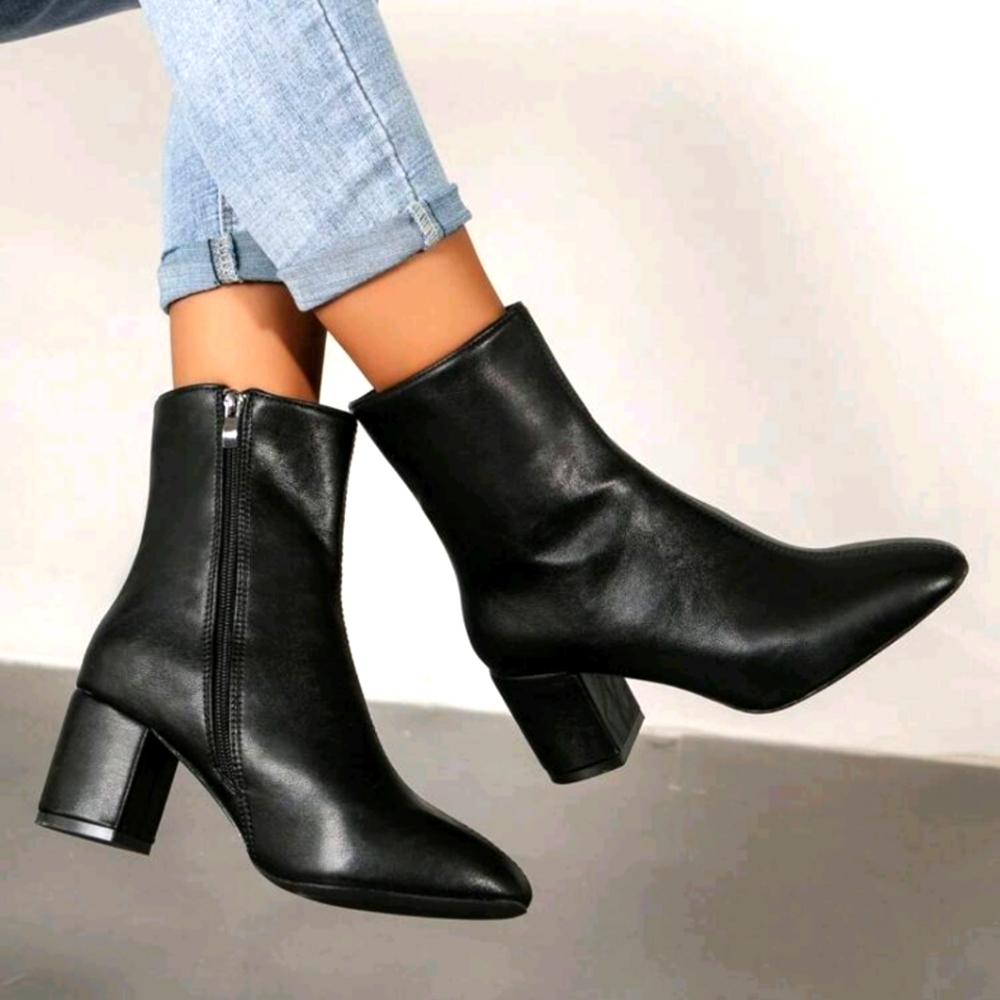 👡B2G1 SHEIN Women's Fashionable Black Matte Ankle Boots